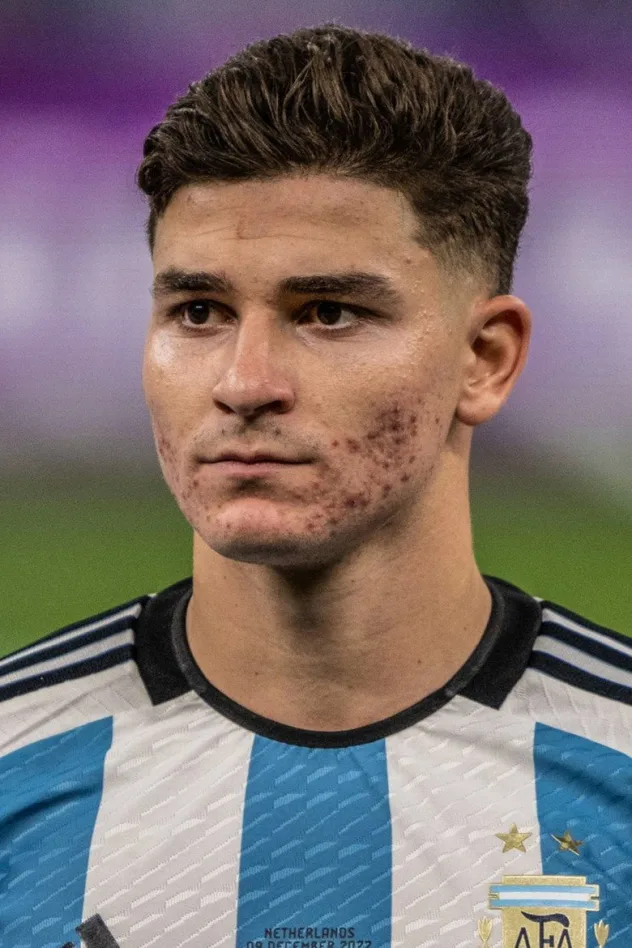 Imagen de portada para Julián Álvarez