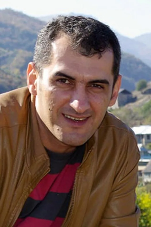 صورة الغلاف لـ Vuqar Amir Ayaz