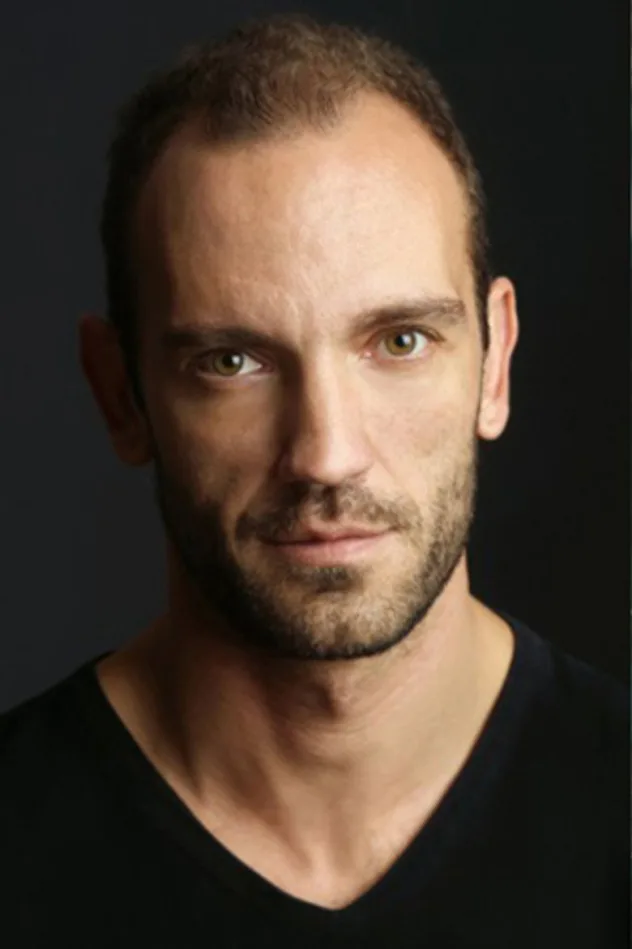 Cover image for Javier Mula