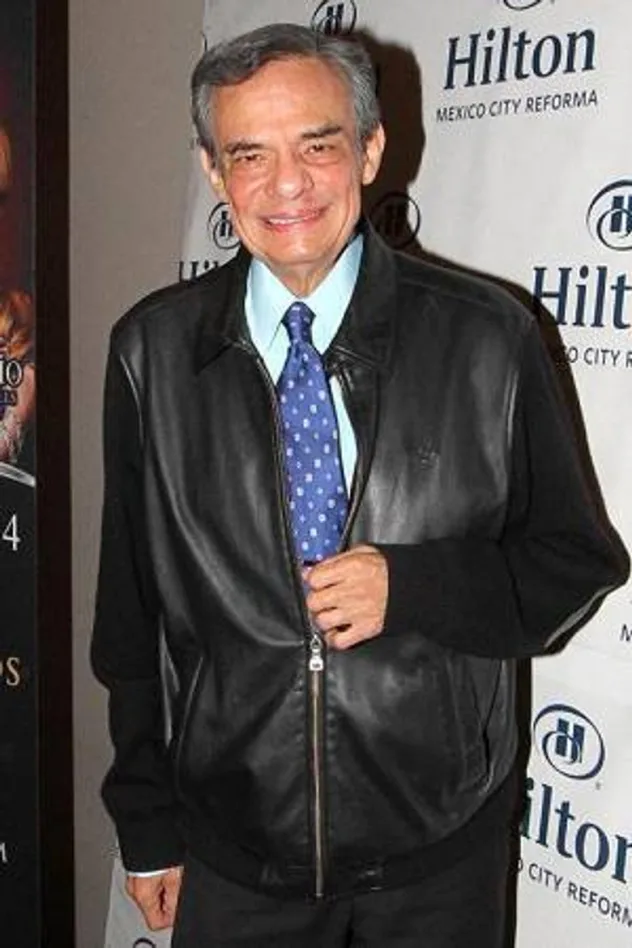 صورة الغلاف لـ José José