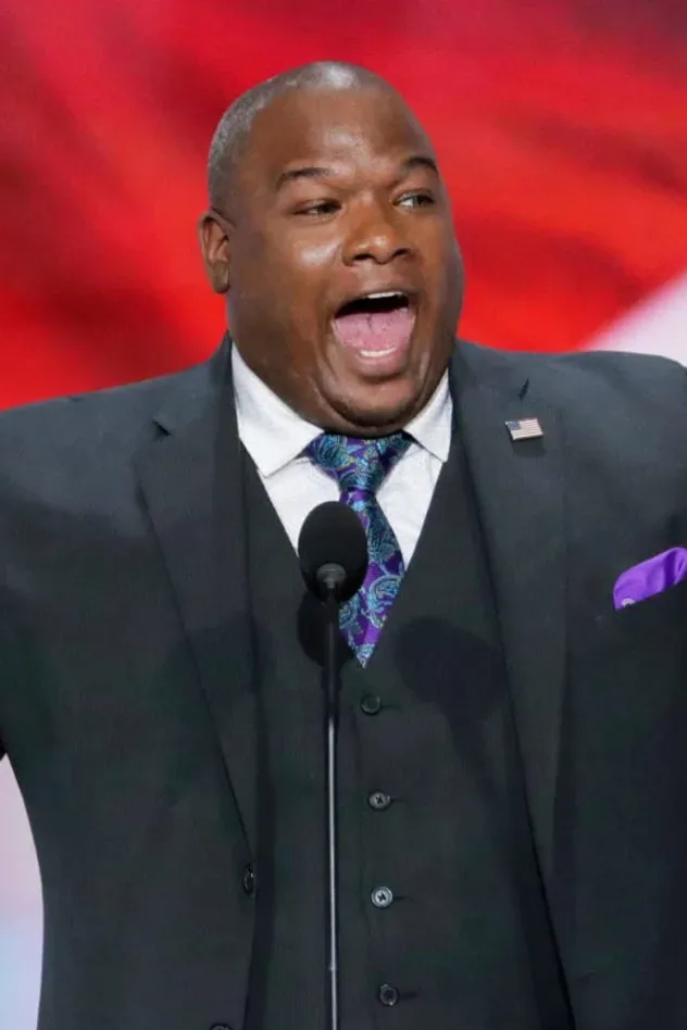 Обложка для Mark Burns