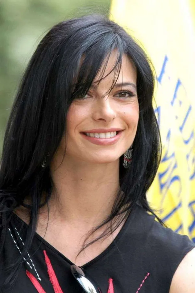 Natalia Estrada için kapak görseli