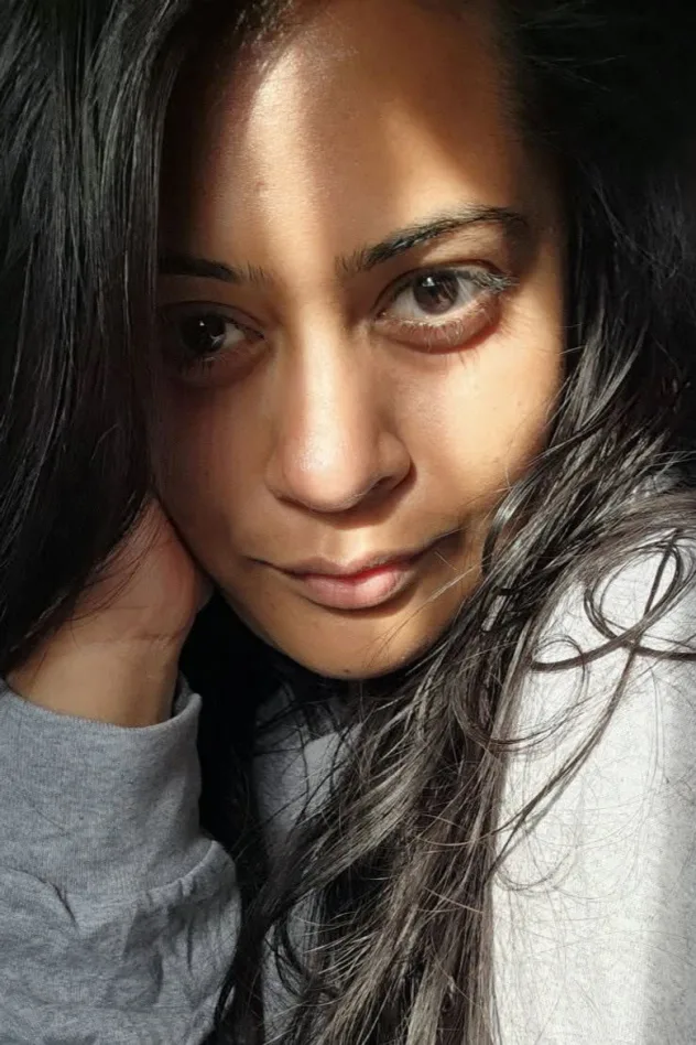 Cover image for Mushficaa Maasud
