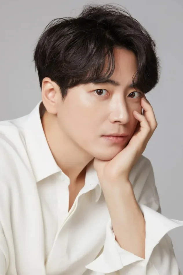 Lee Jun-hyuk photo
