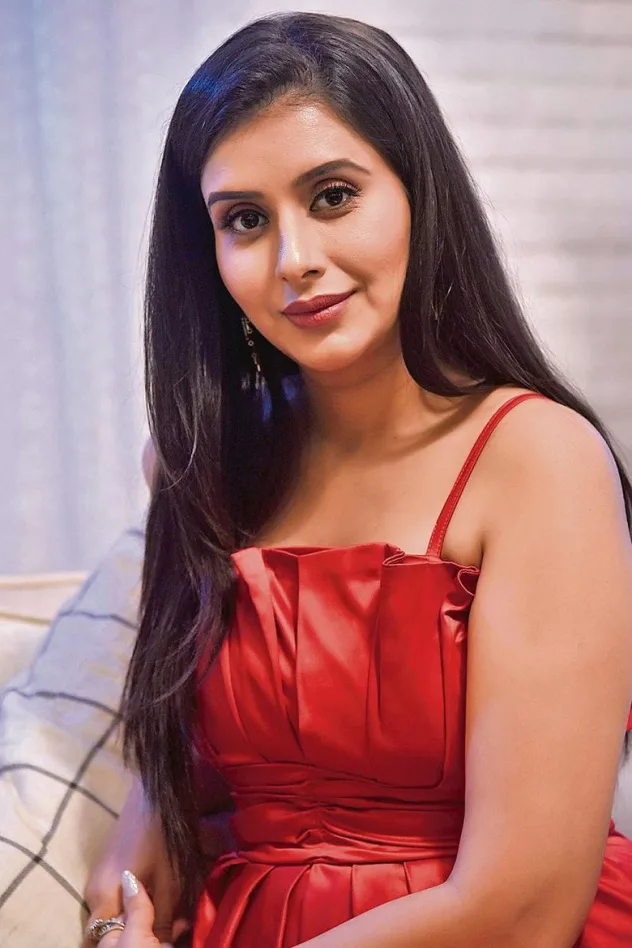 Charu Asopa için kapak görseli