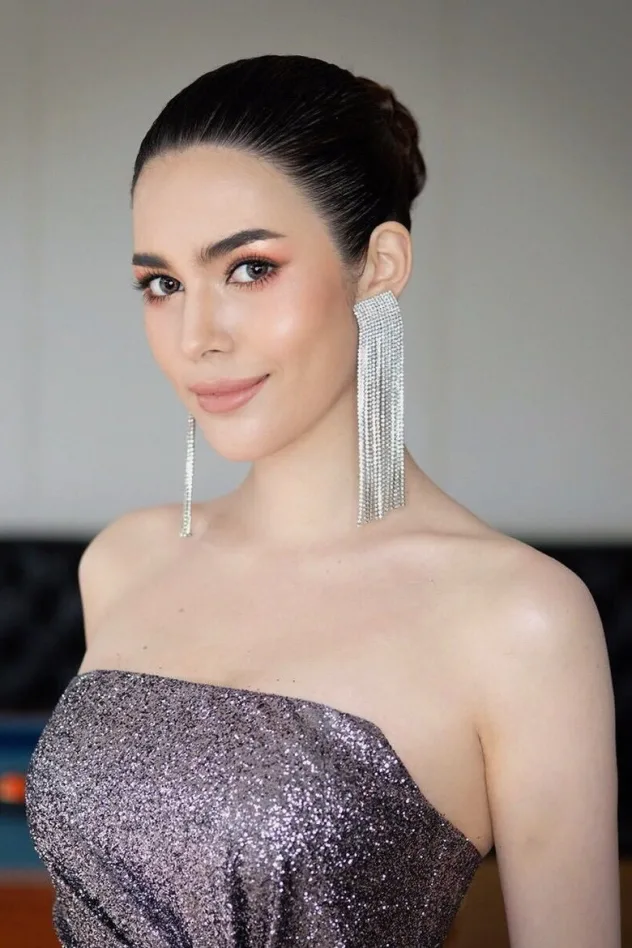 Jessica Sompong Espiner için kapak görseli