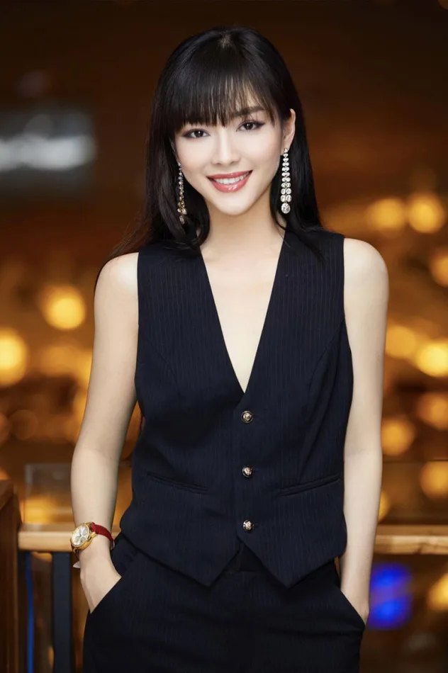 Đinh Hương için kapak görseli