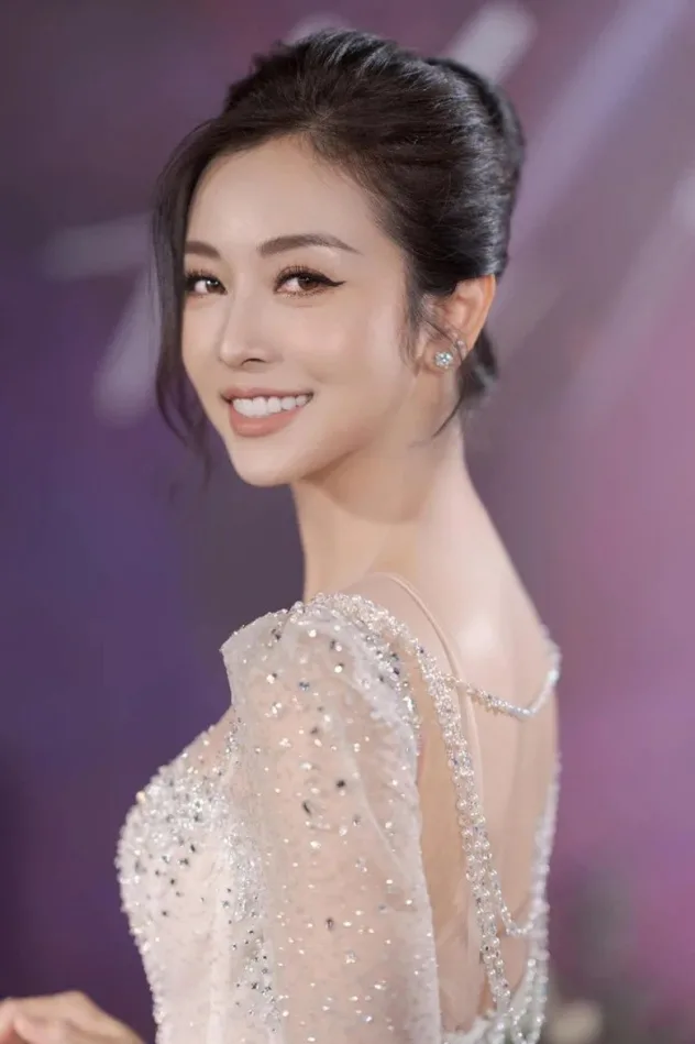 Jennifer Phạm photo