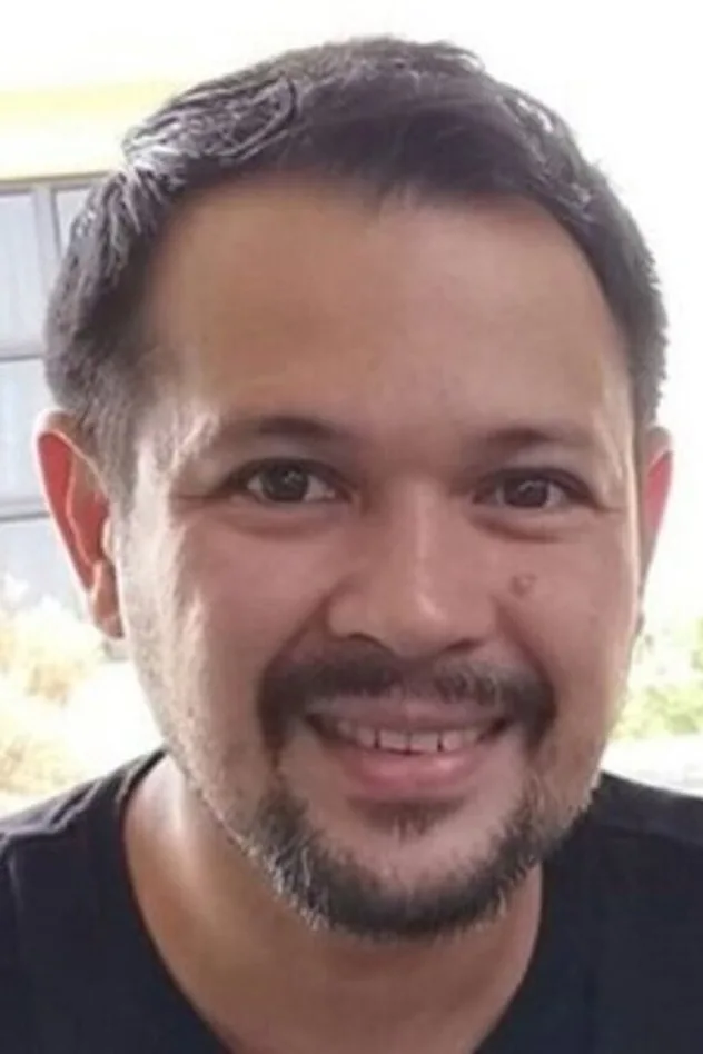 Christopher Roxas için kapak görseli