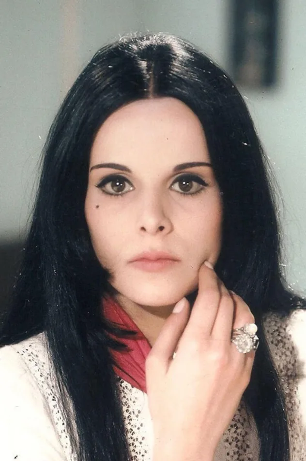 صورة الغلاف لـ Elena Nathanail