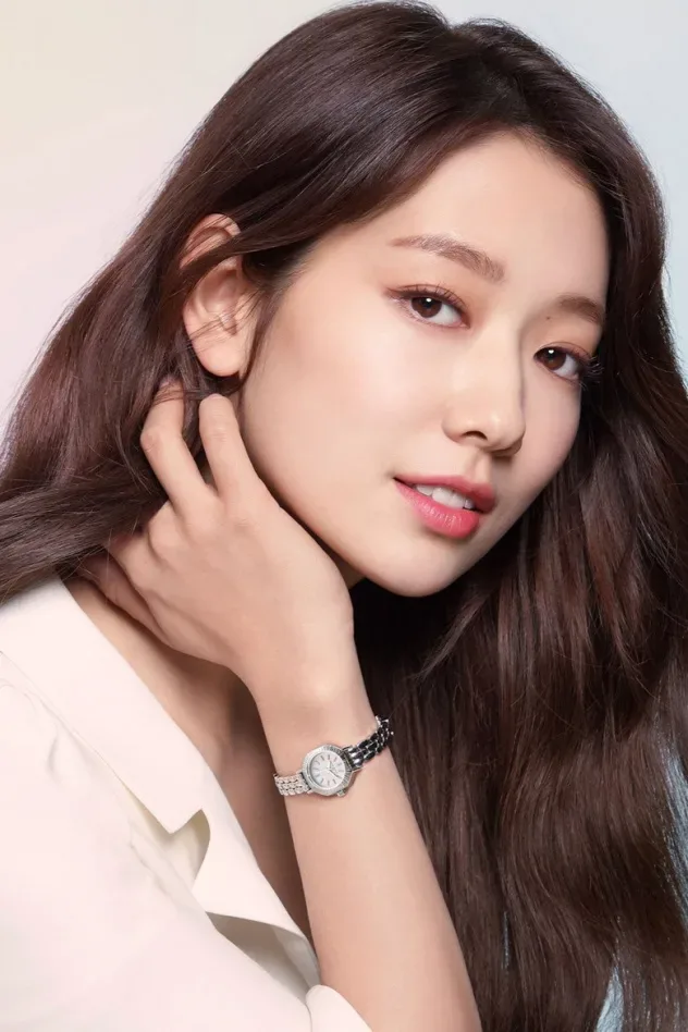 Cover image for Park Shin-hye