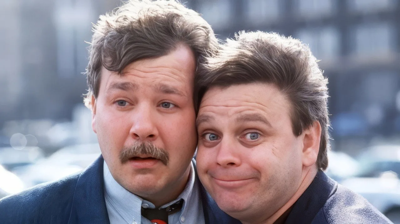 Hale & Pace için arka plan görseli