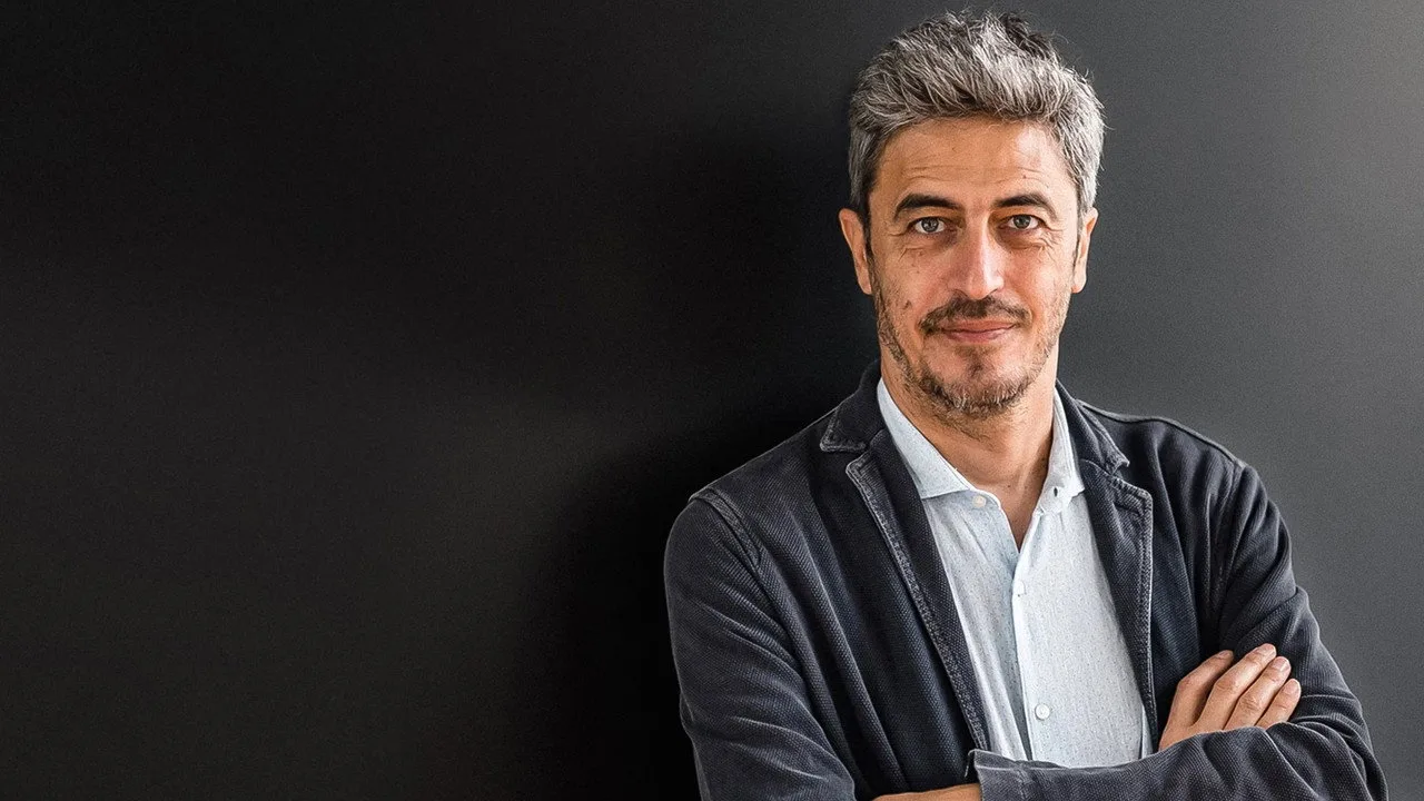 Caro Marziano için arka plan görseli