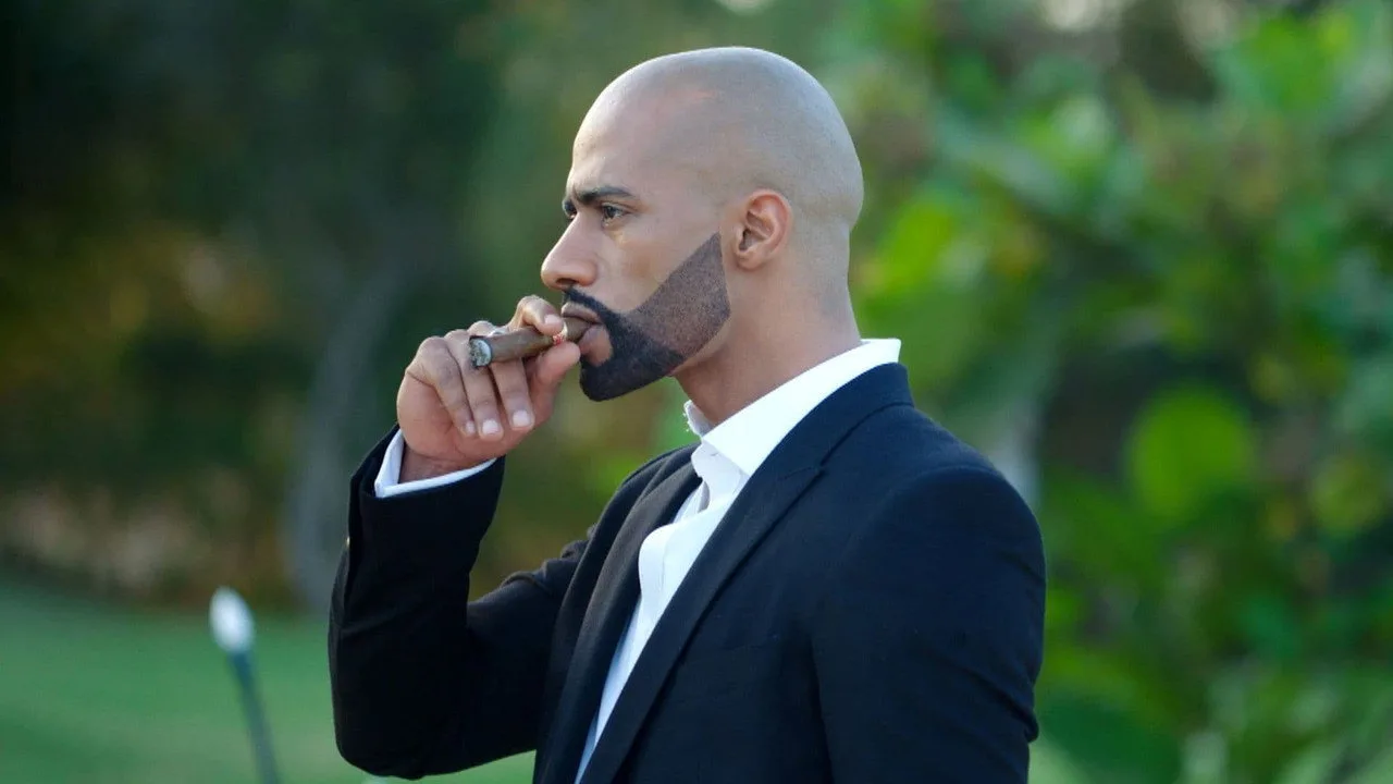 خلفية لـ The Legend