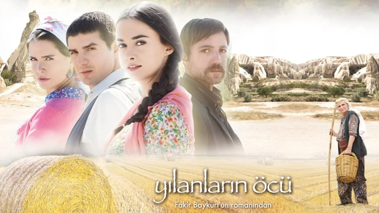 Yılanların Öcü için arka plan görseli