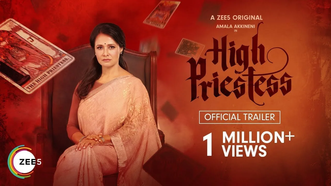 High Priestess için arka plan görseli