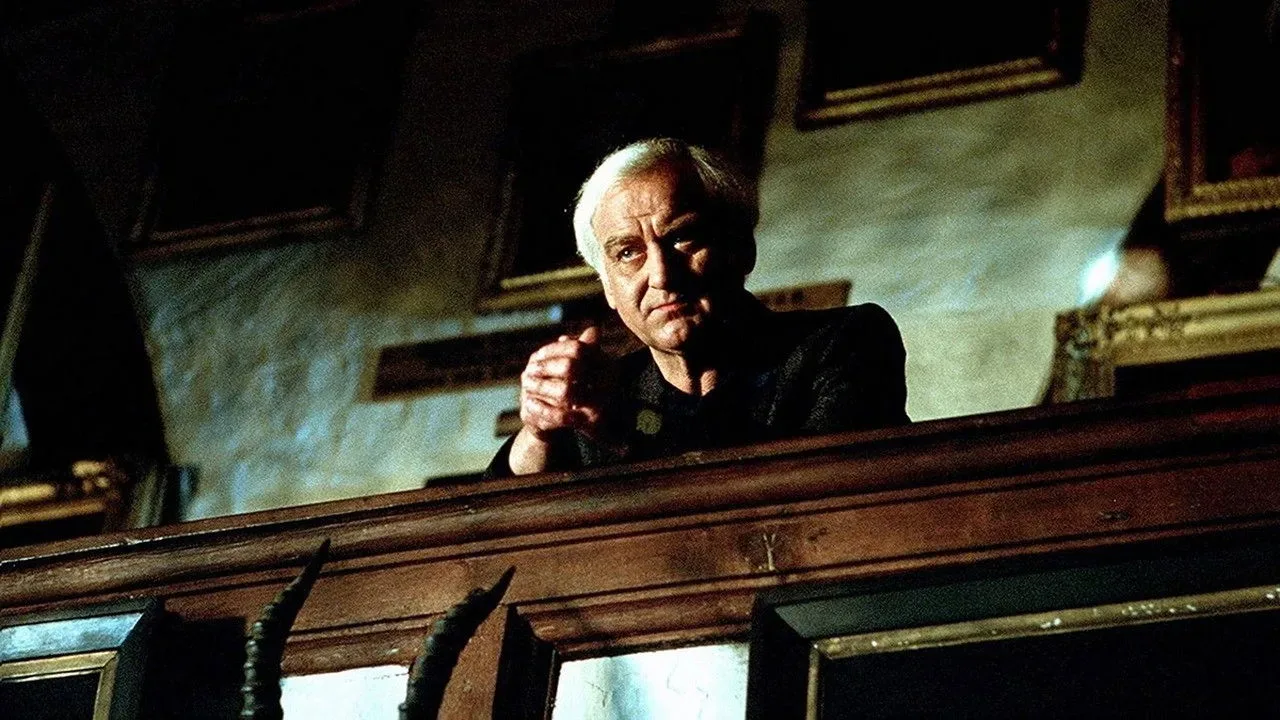 خلفية لـ Müfettiş Morse