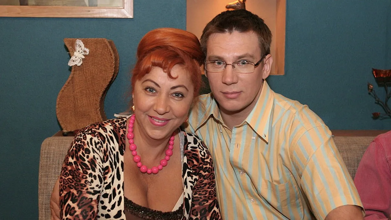 Фоновое изображение для Golden Mother-In-Law