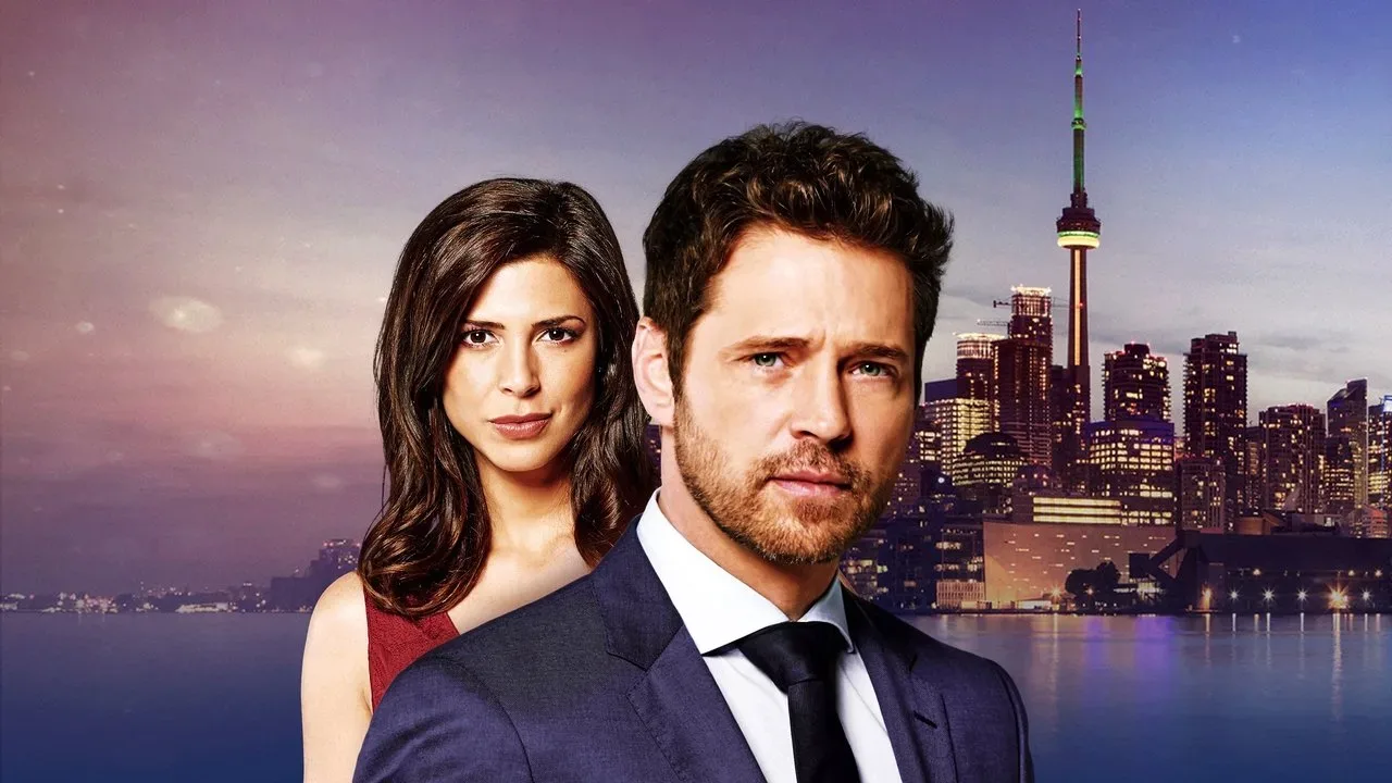 خلفية لـ Private Eyes