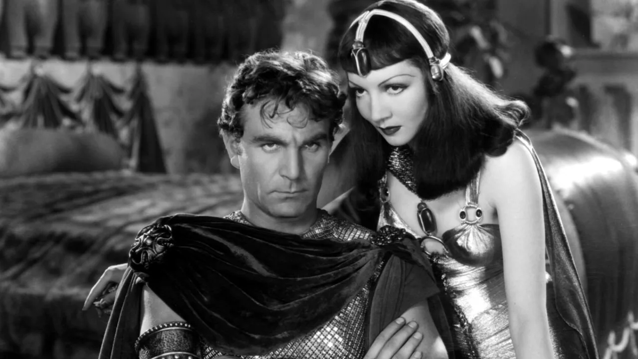 خلفية لـ Cleopatra