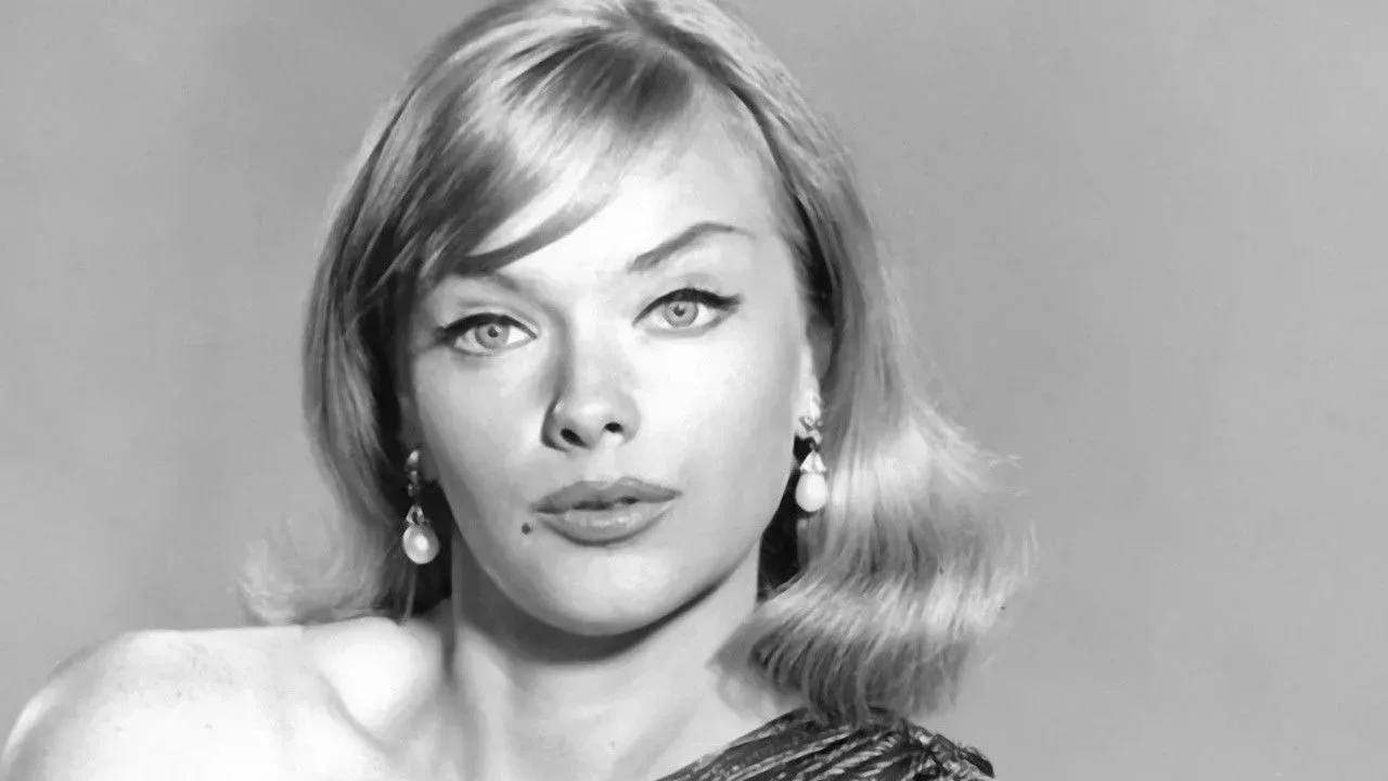 Фоновое изображение для Honey West