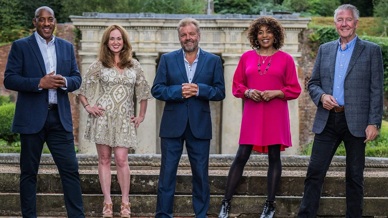 خلفية لـ Homes Under the Hammer