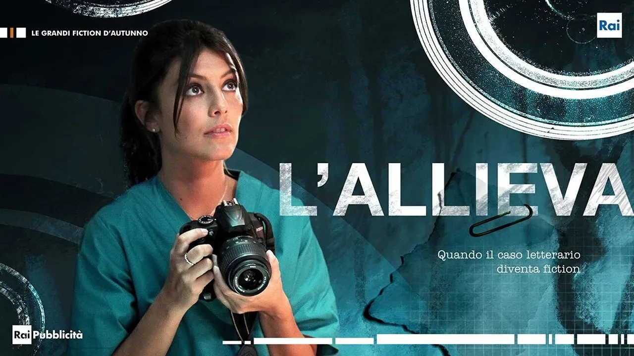 خلفية لـ L'allieva