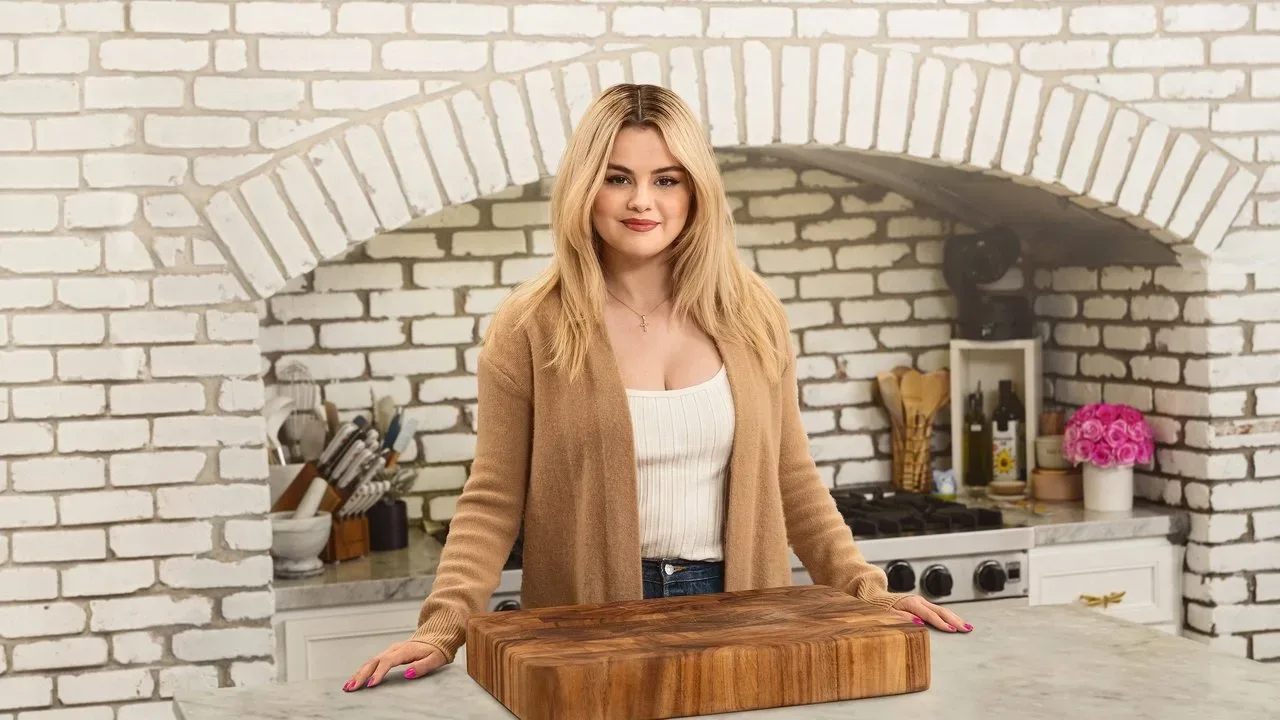 خلفية لـ Selena + Chef