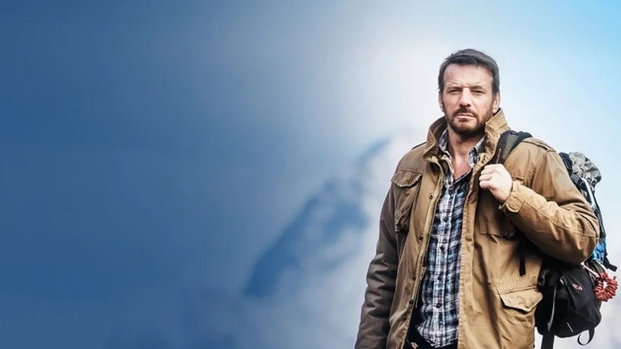 خلفية لـ Alex Hugo