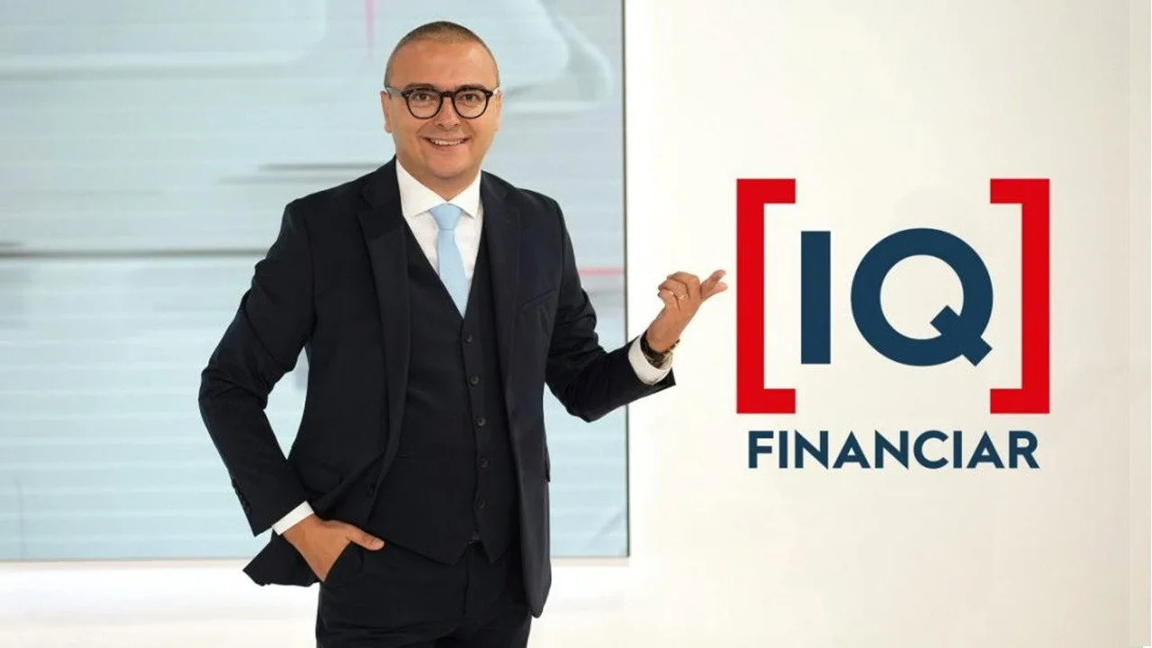 IQ Financiar için arka plan görseli