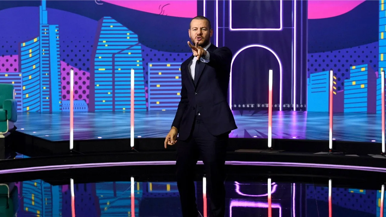 Фоновое изображение для Stasera c’è Cattelan su Raidue