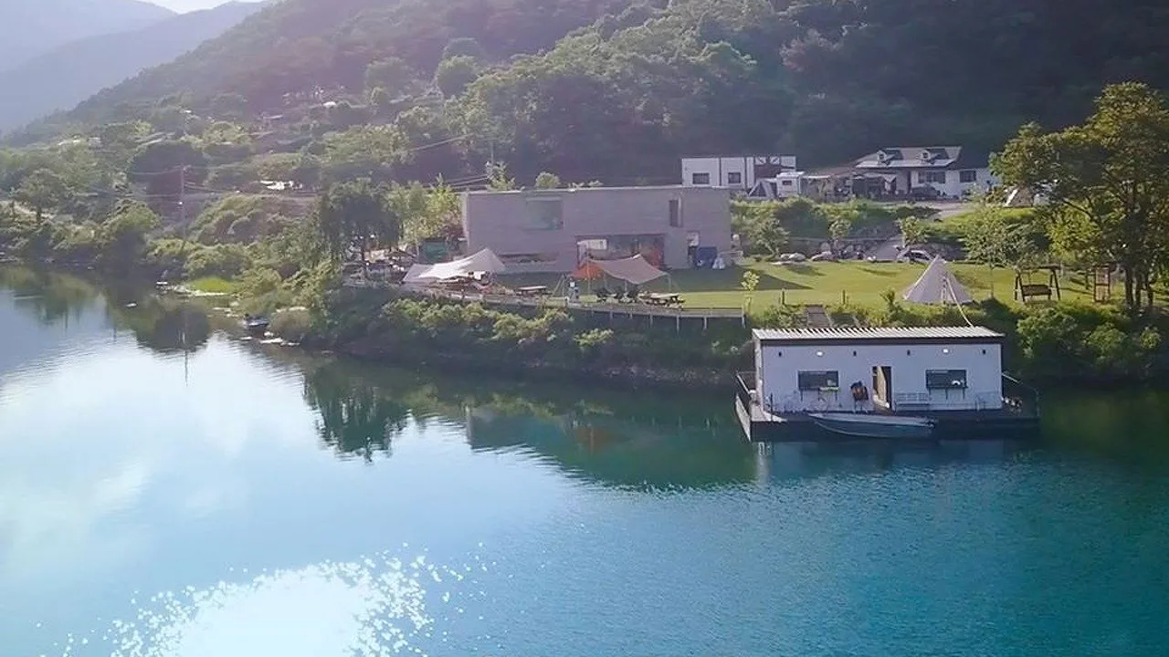 BTS In the SOOP için arka plan görseli