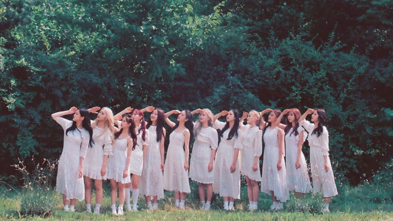 Фоновое изображение для LOONA TV