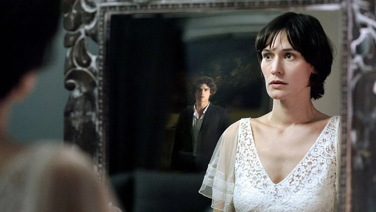 خلفية لـ Les Revenants