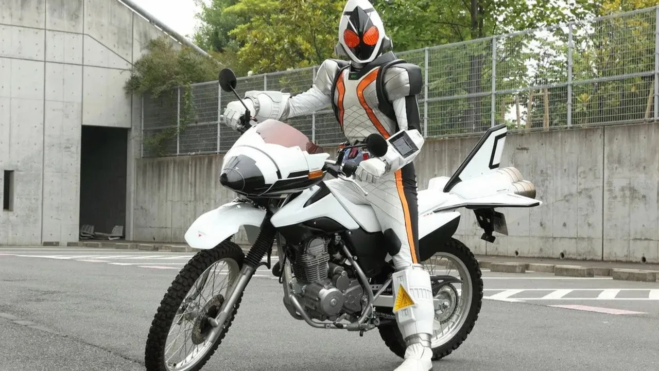 Kamen Rider Fourze için arka plan görseli
