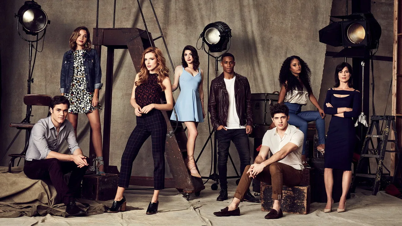 Фоновое изображение для Famous in Love
