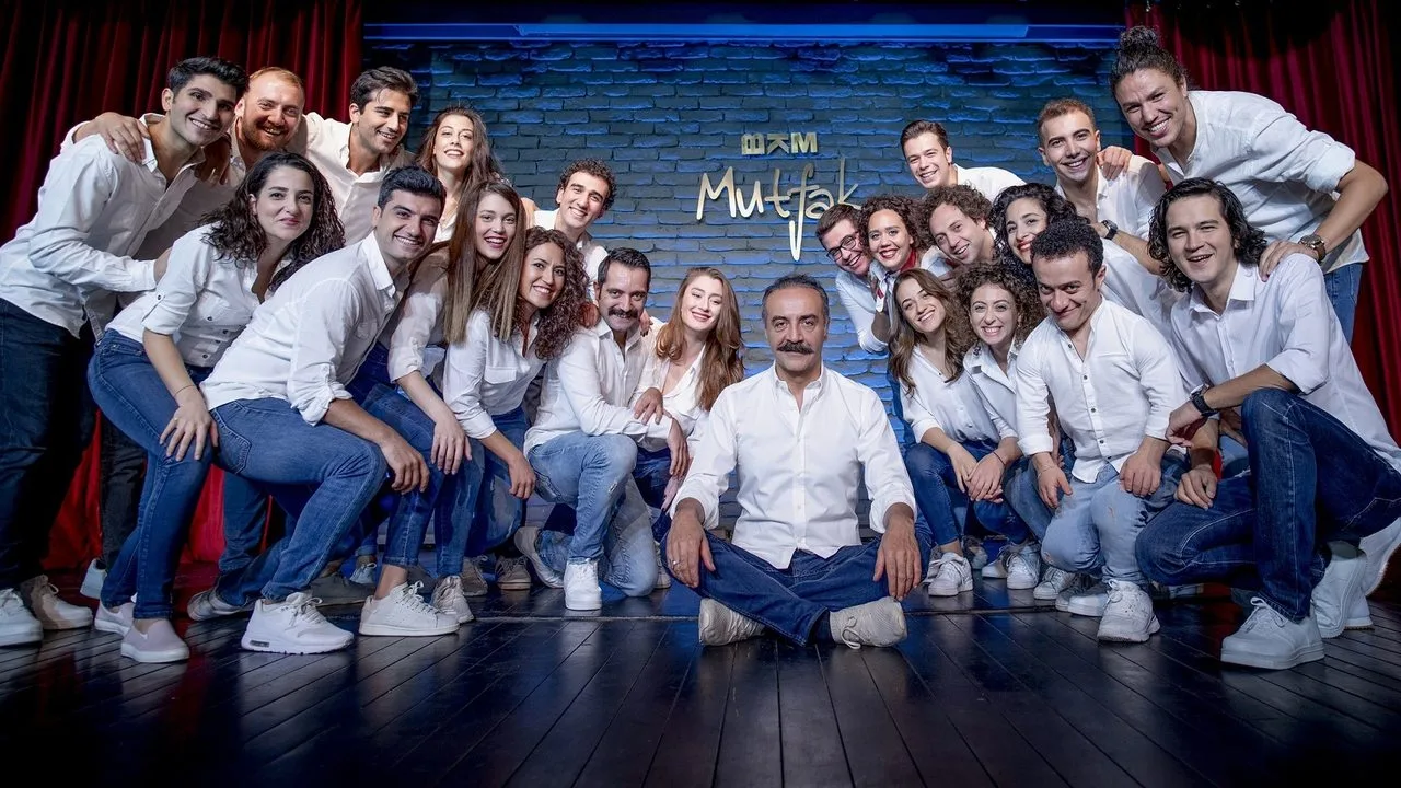 خلفية لـ Çok Güzel Hareketler 2