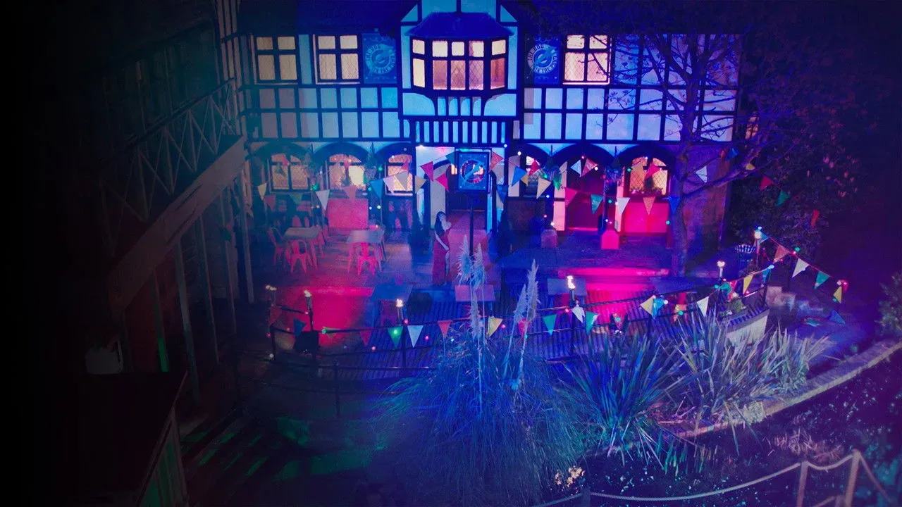 خلفية لـ Hollyoaks