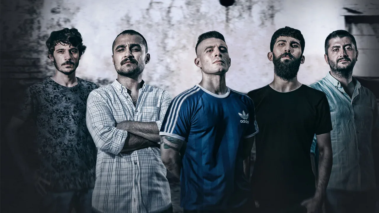 خلفية لـ Sıfır Bir