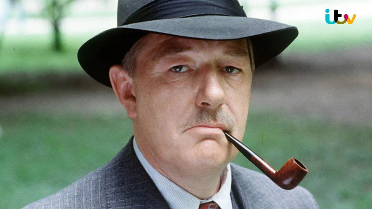 خلفية لـ Maigret