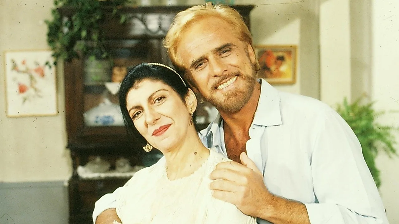خلفية لـ Lua Cheia de Amor