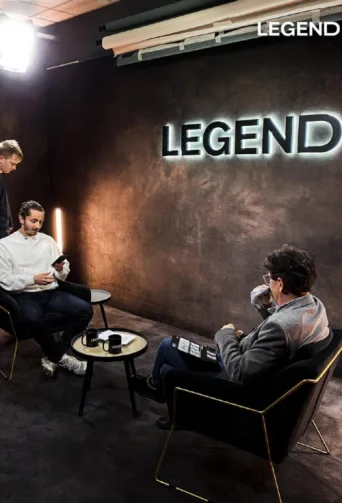Постер LEGEND