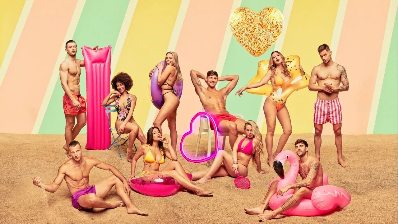 Фоновое изображение для Love Island