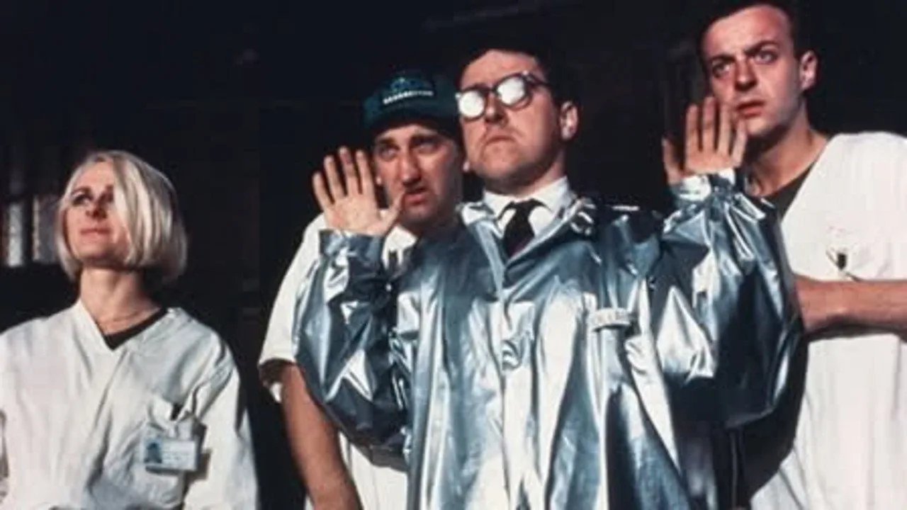 خلفية لـ Morons from Outer Space
