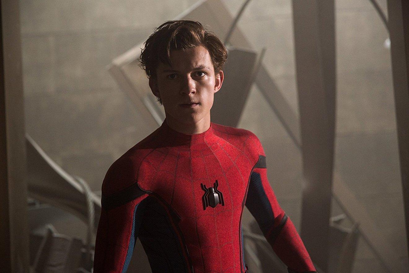 Spider-Man, Star Wars'ın 11 yıllık rekorunu kırmak üzere: 900 milyon dolara 36 günde ulaştı