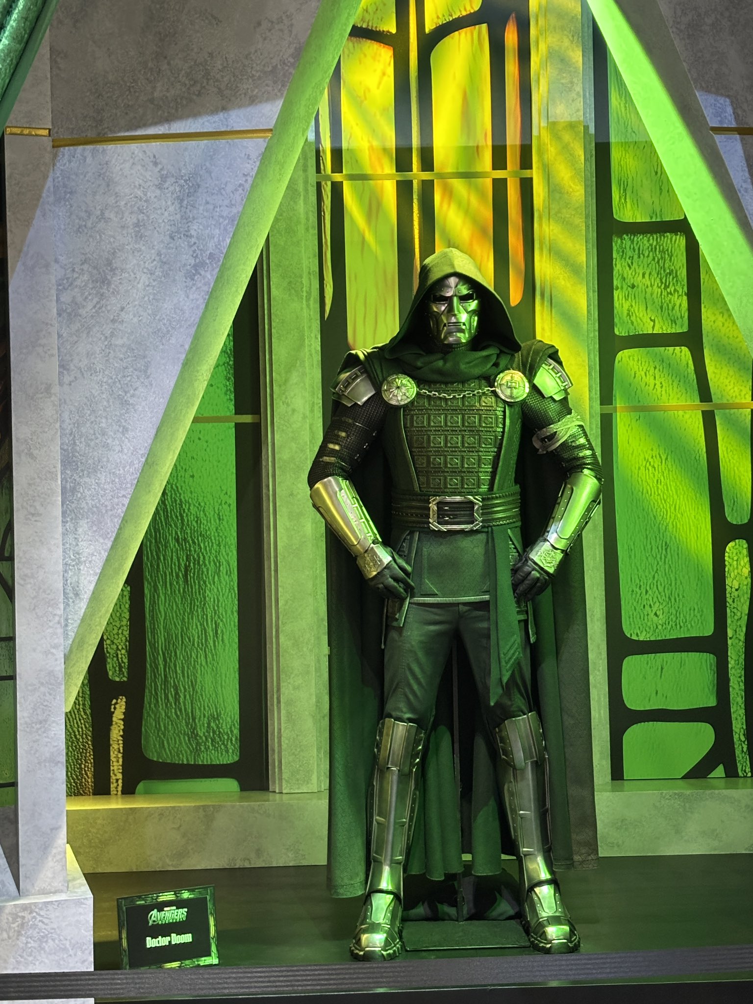Robert Downey Jr.’ın Doctor Doom kostümü ortaya çıktı: Marvel’ın büyük gecesi başlıyor